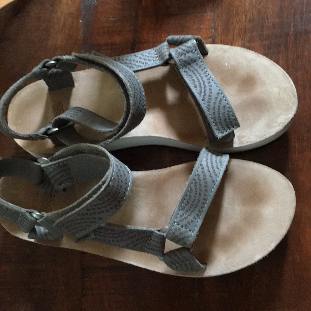 Midform Universal Geometric Teva Sandal 7